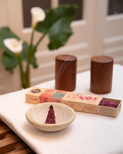 Sahumerio en Conos Pétalos de Rosa